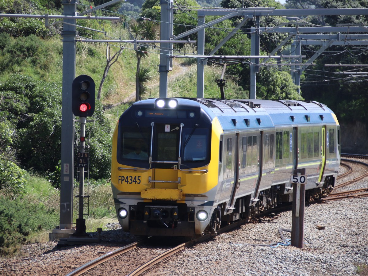 The next train is delayed by four years: Thoughts on the NZ National Land Transport&nbsp;Programme